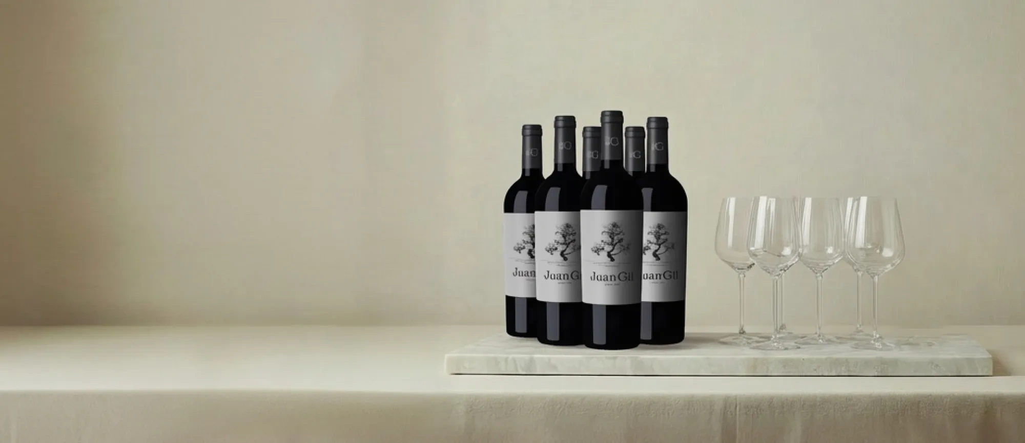 Juan Gil Etiqueta plata avec verres