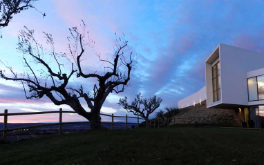 Finca de los Arandinos por la noche