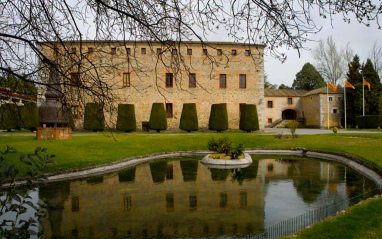 Exterior del edificio de la destilería