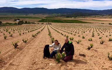 Marta y Andrés en viñedo